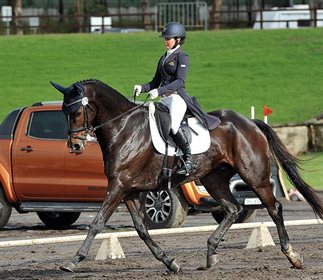 Tara Rogers and Denison Park Smooth are the leaders of the Kohnkes Own CCI4*-L. © Oz Shotz / Sydney 3DE