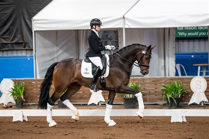 4 YO Champion Maree Tomkinson and Imagine II © Simon Scully