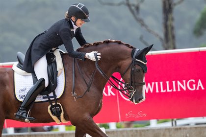 ADVFS Winners Serena Ireland and ’Royalty R’ scoring 71.875% © Simon Scully