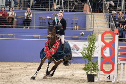 Aaron Hadlow and Vahlinvader Win world Cup © Simon Scully