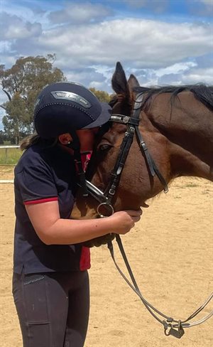 Bounty (racing name Mutin) with Tanya. © HEROES for Humans