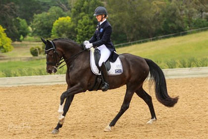 Caroline Wagner on Penny Hill Park Sophia in the Prix St Georges. © Michelle Terlato Photography