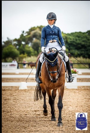 Emma Booth and Zidane - © Stephen Mowbray