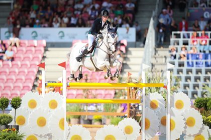Hilary Scott on Oaks Milky Way. © Michelle Terlato Photography