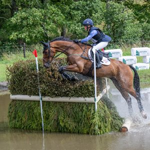 Ros Canter and Izilot DHI. © Rupert Gibson Photography
