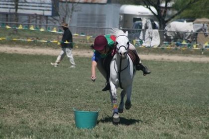 Jamie Kah mounted games