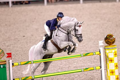 Katie Laurie and Casebrooke Lomond during the Individual Qualifier at Tokyo 2020. © HippoFoto - Dirk Caremans