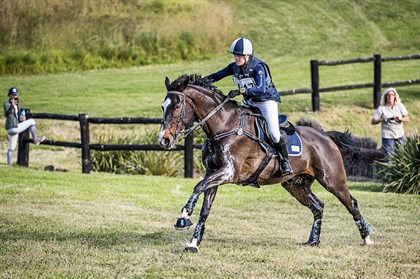 Katie Taliana and Trevalgar II on their way to winning the CIC3* at Sydney International Horse Trials, 2017. © Stephen Mowbray
