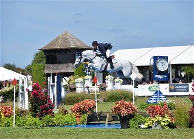 McLain Ward with HH Gigi's Girl, en route to winning the $300,000 Hampton Classic Grand Prix for a record seventh time. © Shawn McMillen