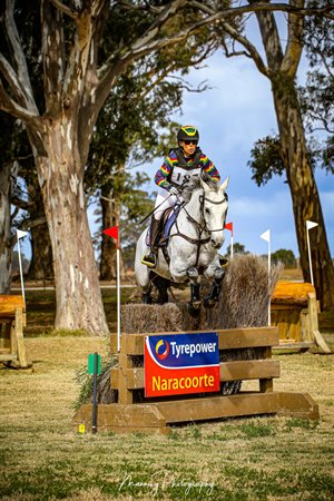 Olympian Megan Jones took out the quinella in the Kentucky Equine Research CCI3* with her mounts Guhr (1st) and Toulando (2nd). © Manning Photography