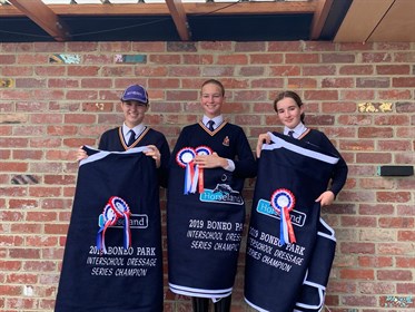 The Peninsula Grammar Interschools Team (minus one rider who got reserve champion). © Dana Krause