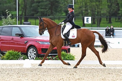 Piggy French and Quarrycrest Echo stand second after dressage at the Land Rover Kentucky Three-Day Event © Michelle Dunn