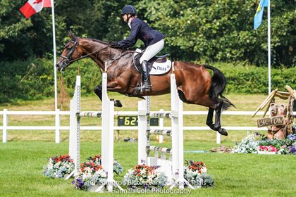 Piggy March and Vanir Kamira. © Hannah Cole Photography
