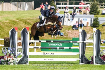 Pippa Funnell and Billy Walk On. © Hannah Cole Photography