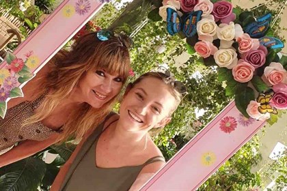 Rebecca Chisholm with her mother, Wendy Skelton © Wendy Skelton