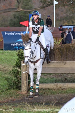 Stuart Tinney and War Hawk enter the last water complex in the CCI3* © Michelle Terlato