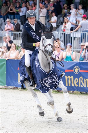 Tim Price won the Longines CCI5*-L with Ascona M - © Luhmu¨hlen