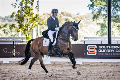WD117173-Jayden Brown and 'Sky Diamond' score 70.441% to win the Inter II Willinga Park Week 1 © Stephen Mowbray Photography